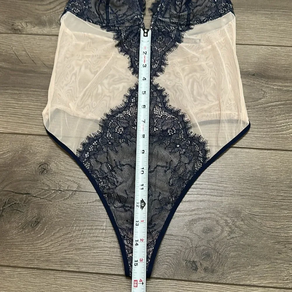 Victoria’s Secret V Wire Beige And Blue Lace V-String Teddy Bodysuit Size Medium